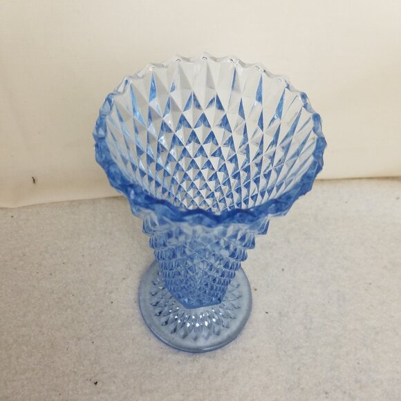 Indiana Glass Diamond Point Blue Pedestal Vase 8 in tall‎ Vtg - Picture 2 of 8